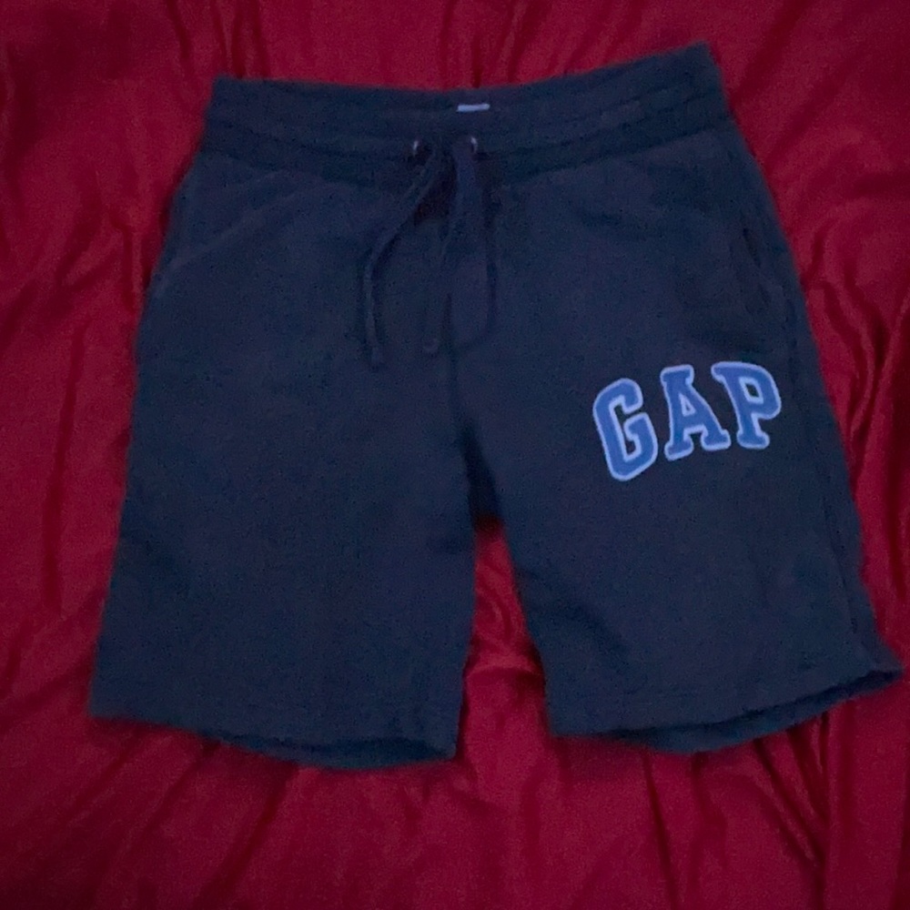 Gap dark grey shorts